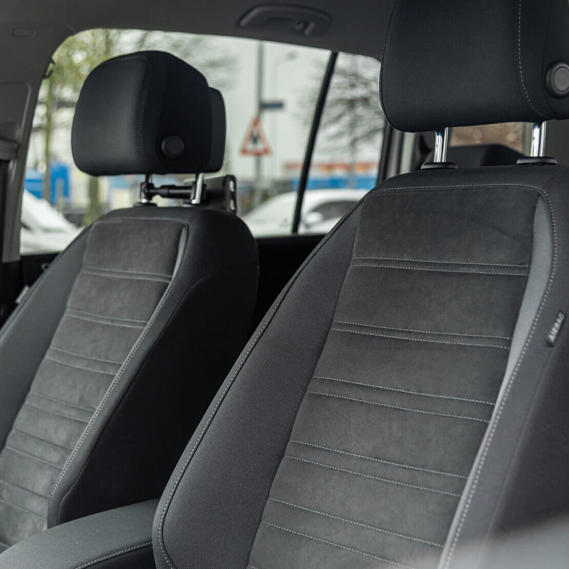 An application scenario or product detail of alcantara car seats - Image 5