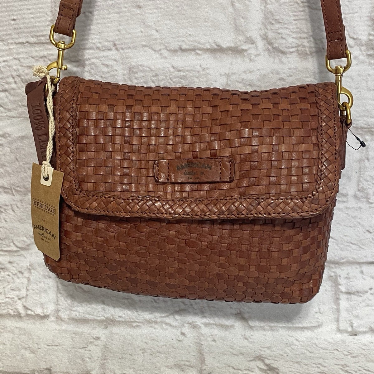 An application scenario or product detail of american leather company crossbody - Image 10