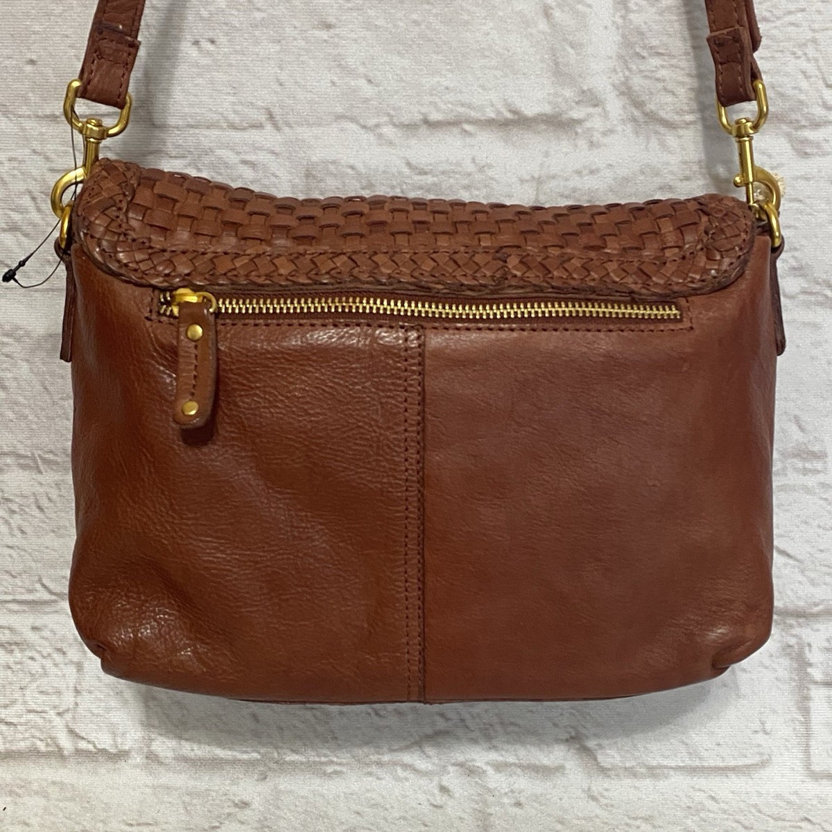 Featured image for the american leather company crossbody guide