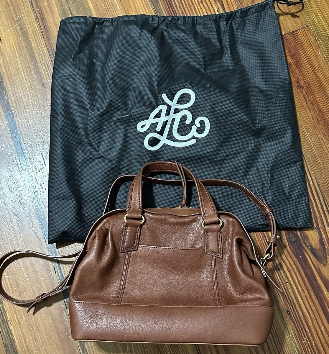 An application scenario or product detail of american leather company handbags - Image 19