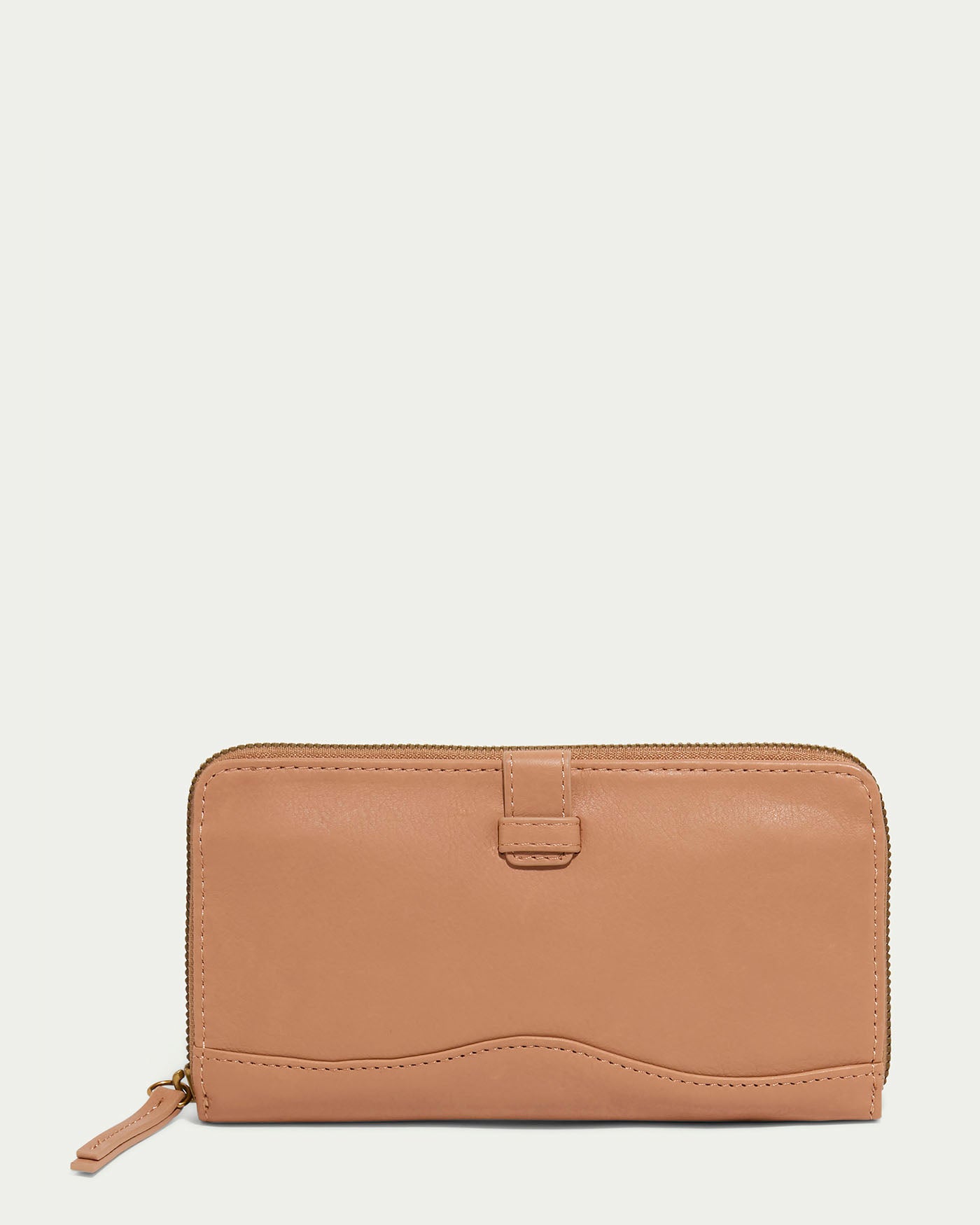 An application scenario or product detail of american leather company wallet - Image 14