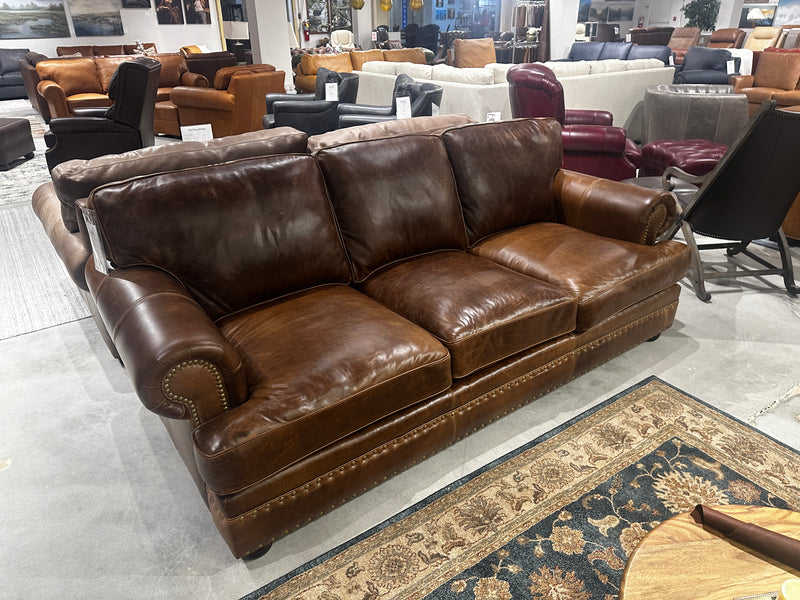 An application scenario or product detail of american leather factory outlet - Image 7