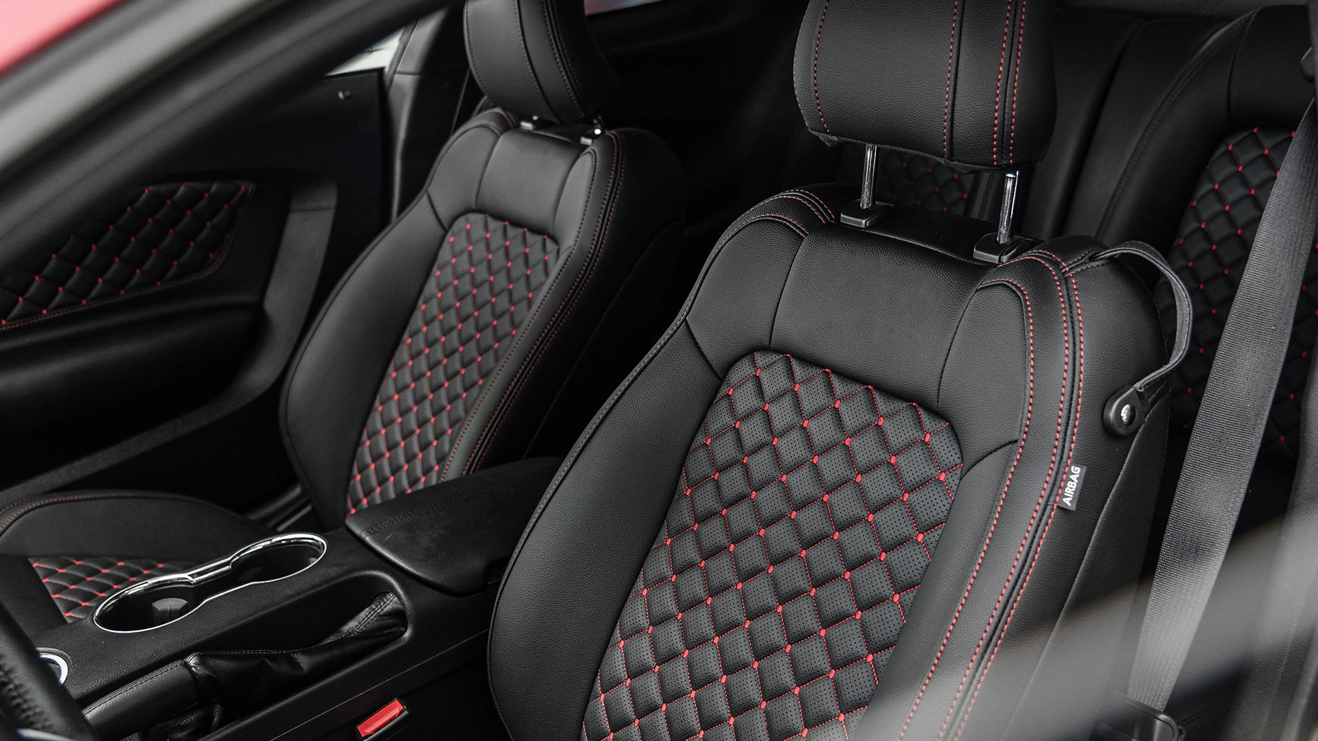 An application scenario or product detail of automotive leather - Image 12