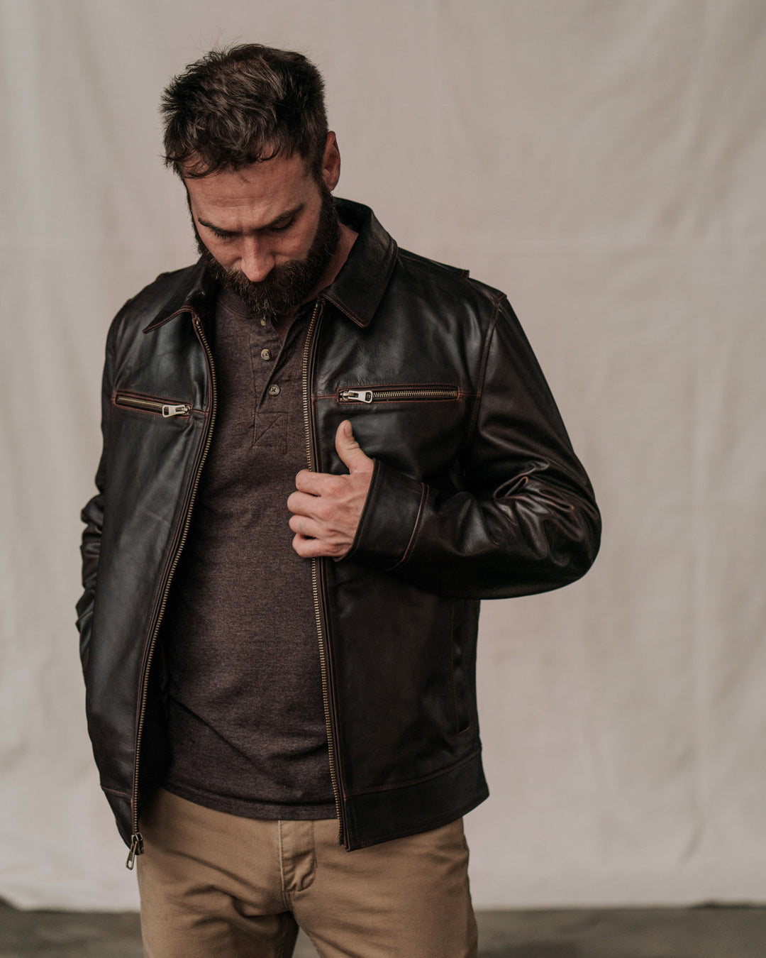 An application scenario or product detail of best leather jacket company - Image 23