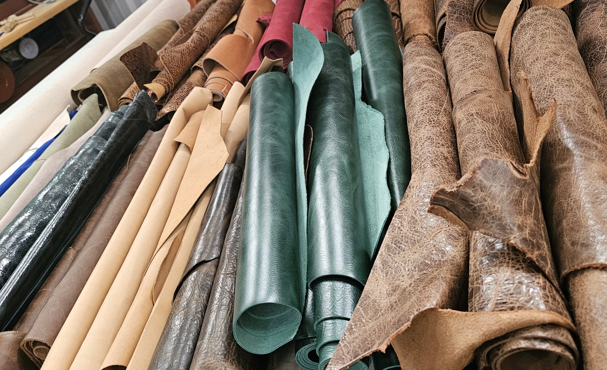 An application scenario or product detail of bulk leather - Image 19