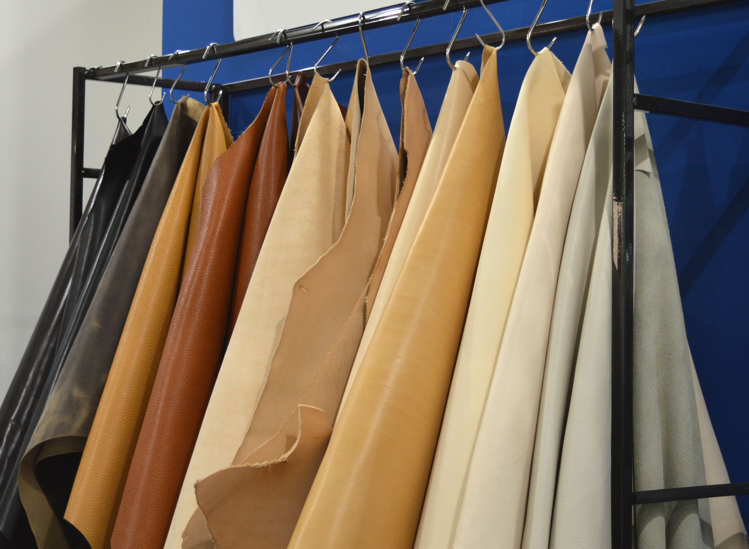 An application scenario or product detail of buy leather wholesale - Image 13