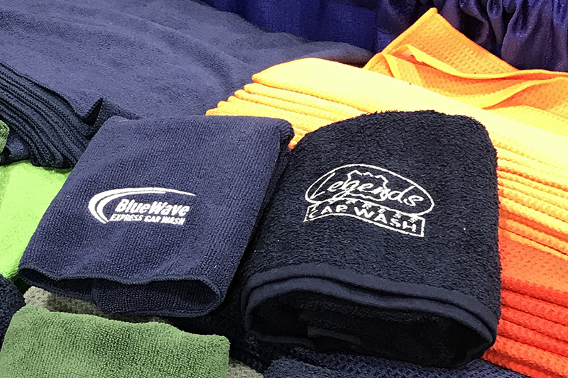 An application scenario or product detail of chamois leather vs microfiber - Image 13