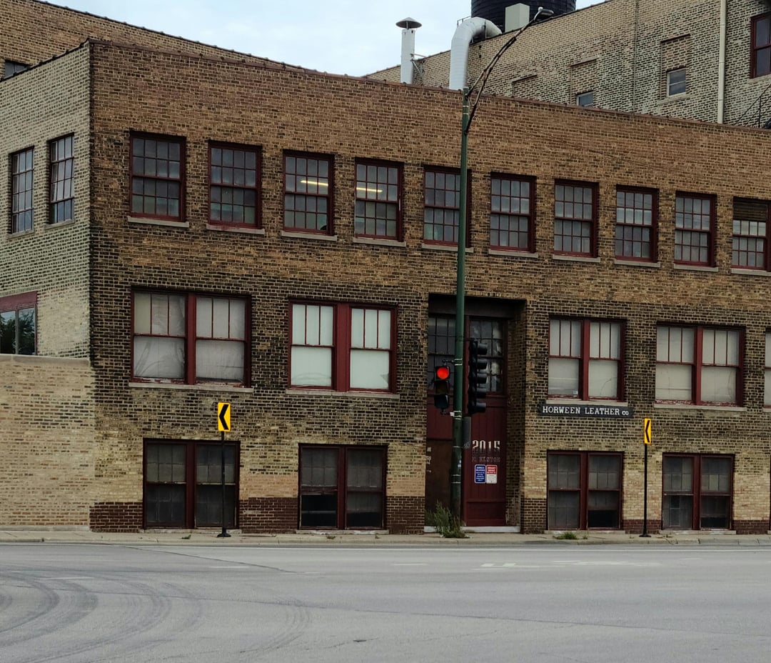 An application scenario or product detail of chicago leather company - Image 11