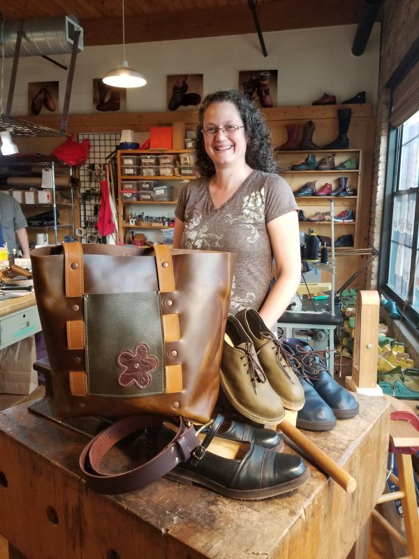 An application scenario or product detail of chicago leather company - Image 23
