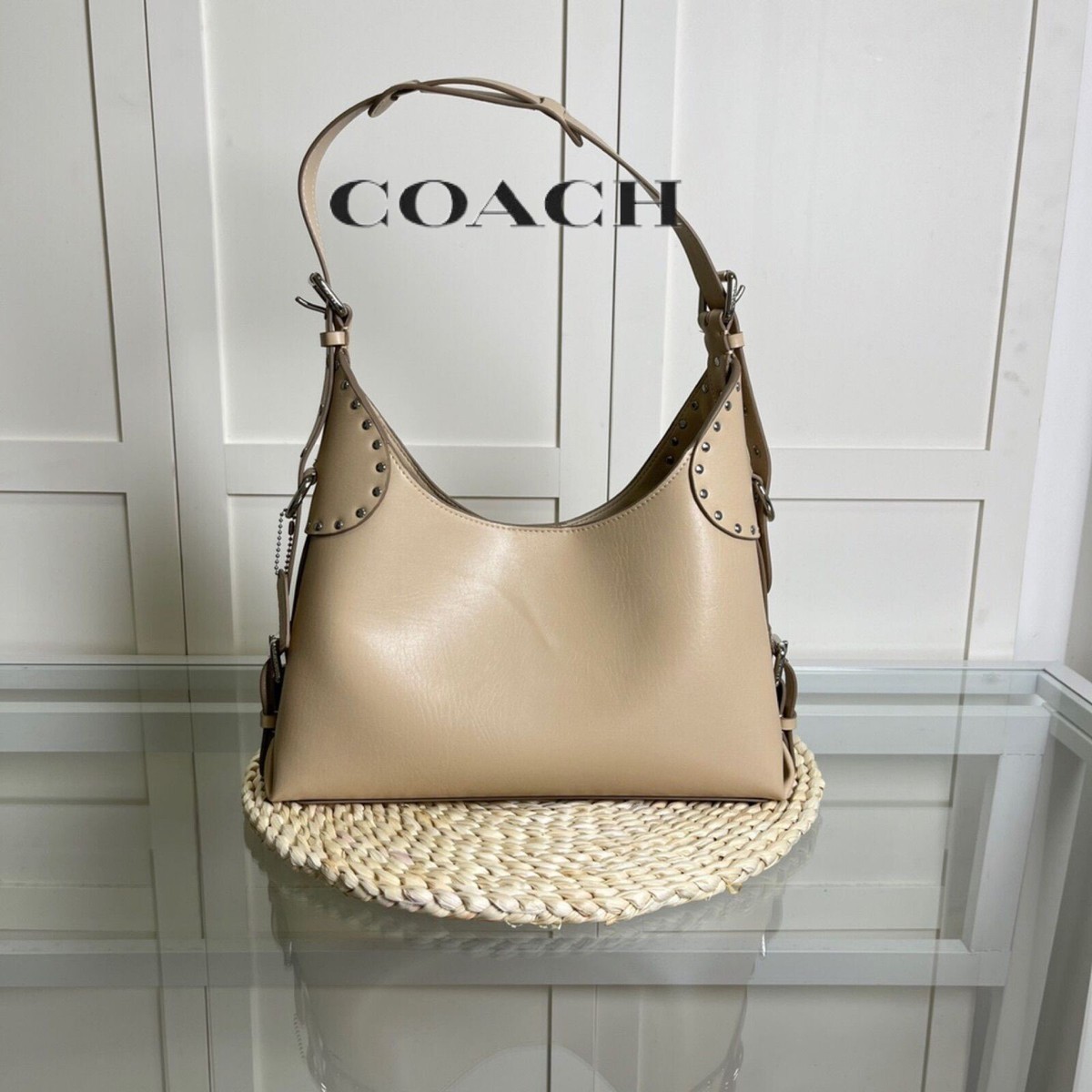 An application scenario or product detail of coach factory outlet leather bags - Image 3