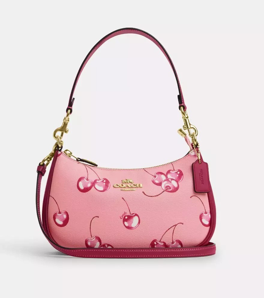 An application scenario or product detail of coach factory outlet leather bags - Image 6