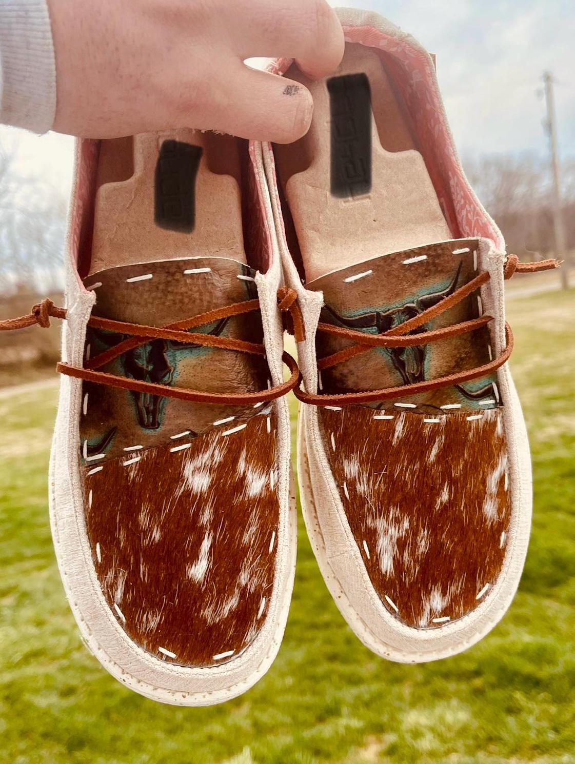 An application scenario or product detail of cowhide shoes women's - Image 3