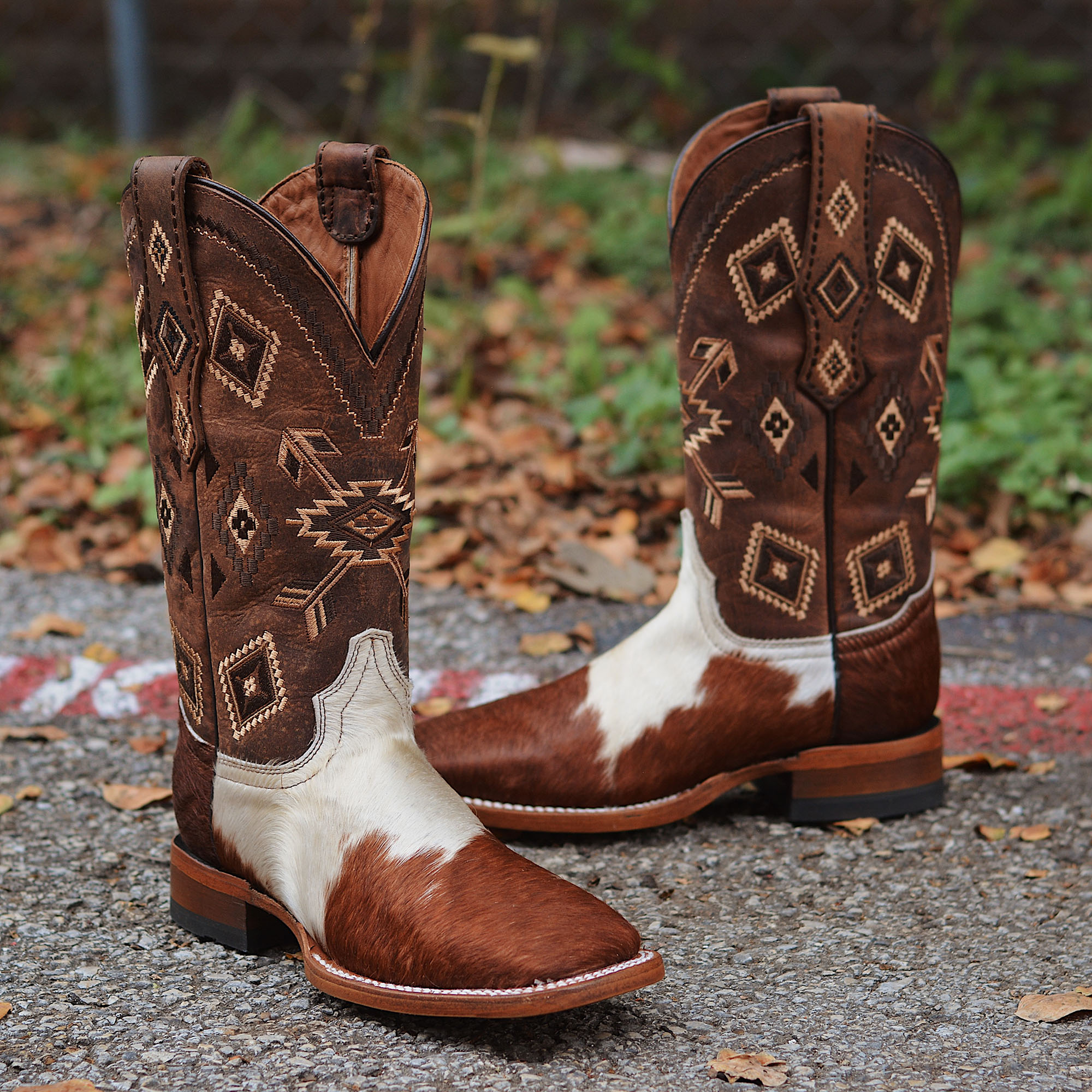 An application scenario or product detail of cowhide shoes women's - Image 5