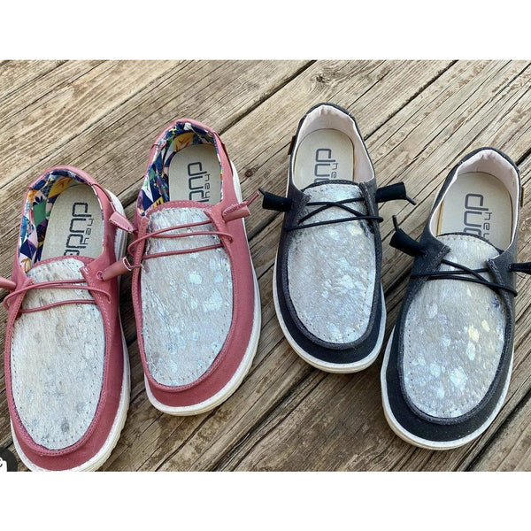 An application scenario or product detail of cowhide shoes women's - Image 9