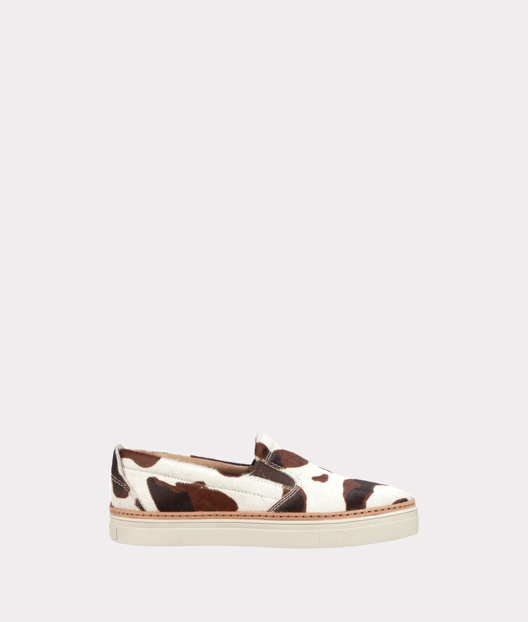 An application scenario or product detail of cowhide shoes women's - Image 12