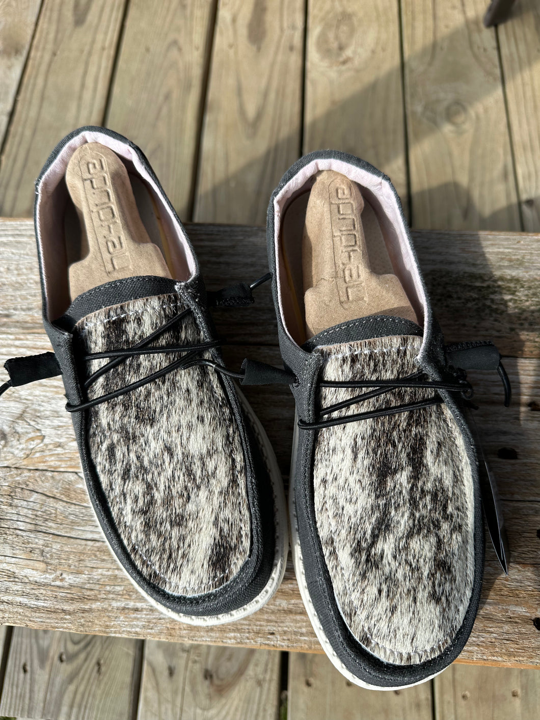 An application scenario or product detail of cowhide shoes women's - Image 16