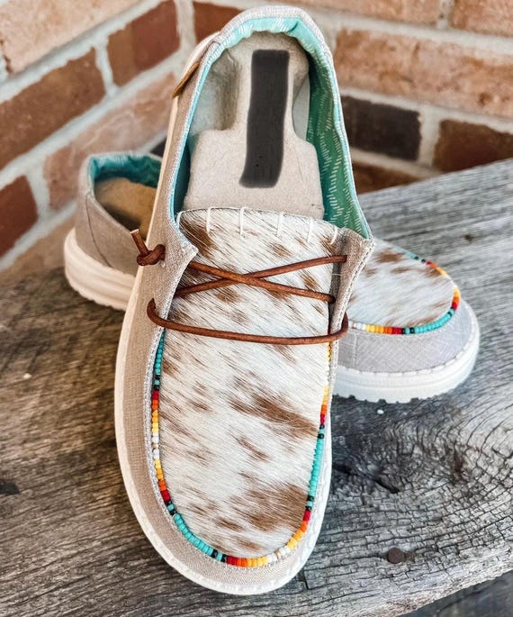 An application scenario or product detail of cowhide shoes women's - Image 19