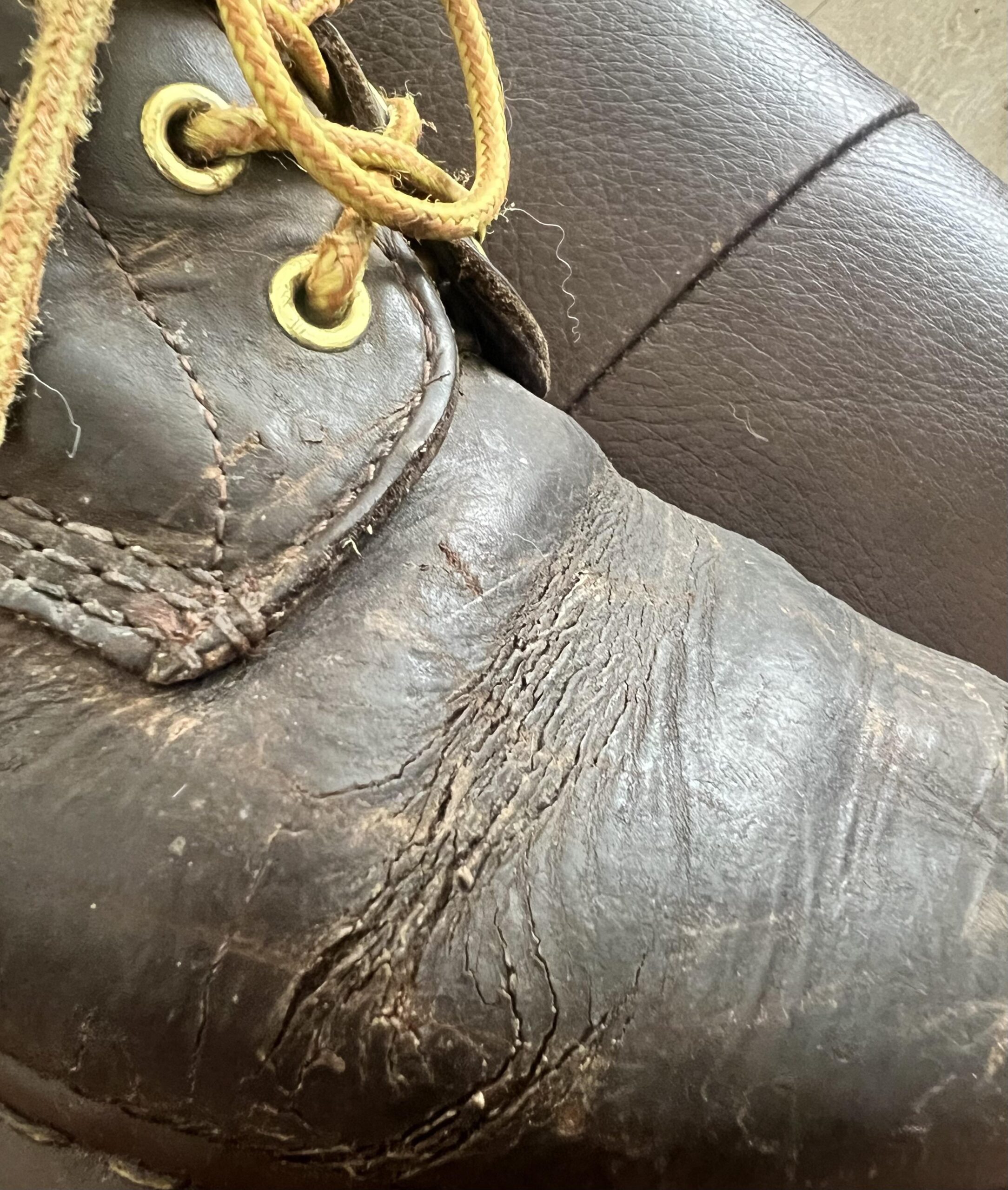 An application scenario or product detail of cracked leather - Image 5