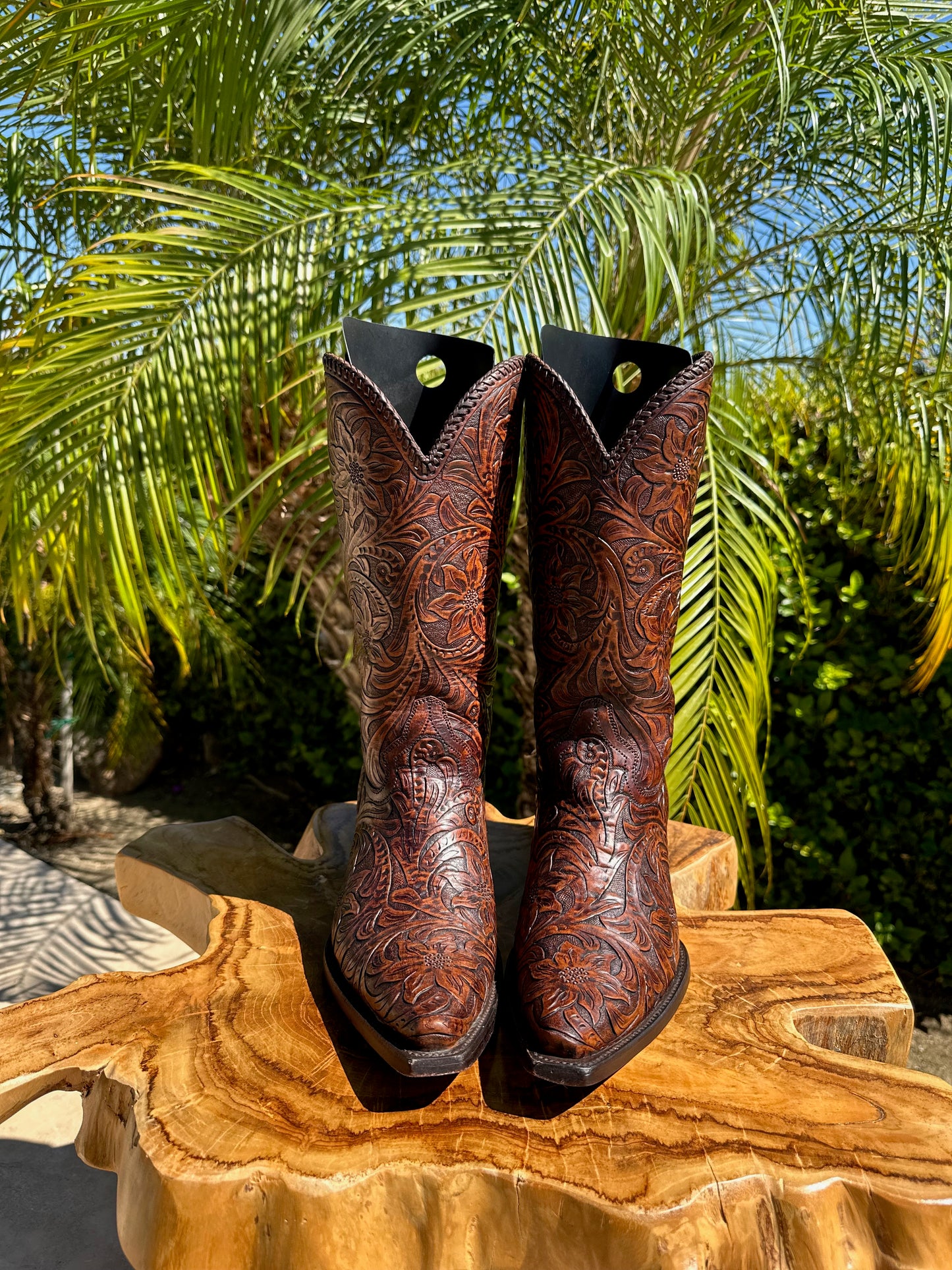 An application scenario or product detail of crazy cowboy custom leather - Image 19