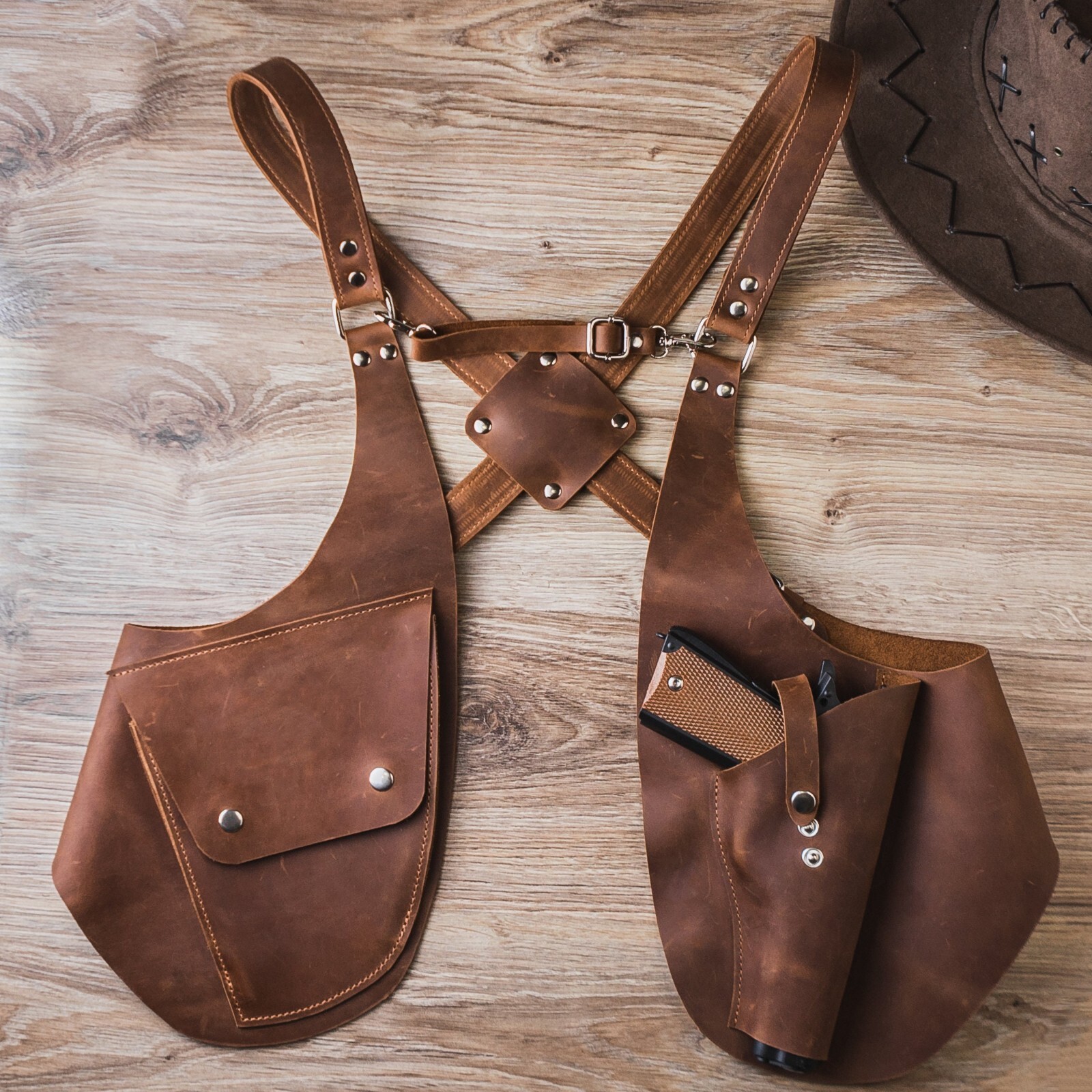An application scenario or product detail of custom 1911 holsters leather - Image 21