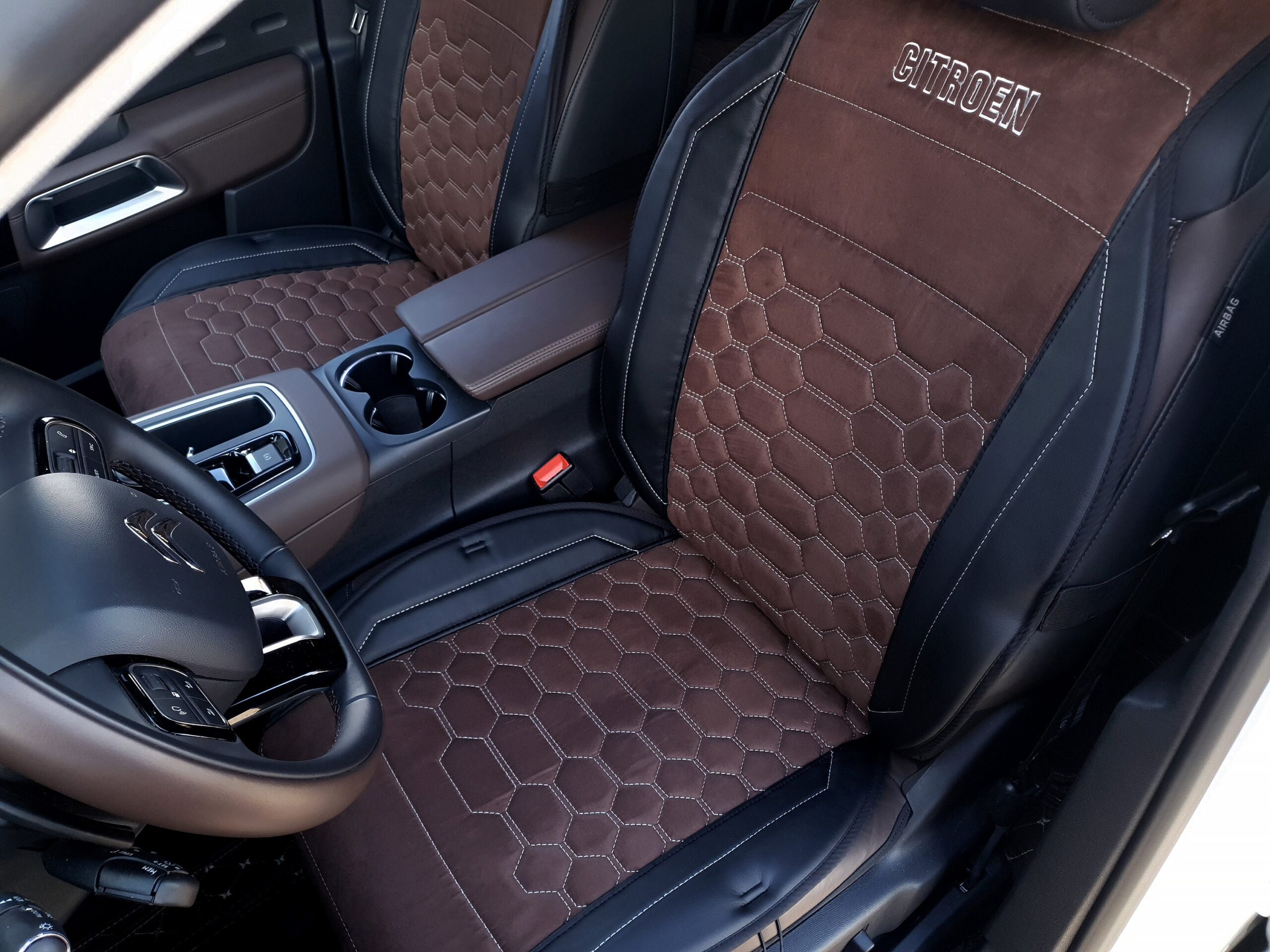 An application scenario or product detail of custom auto leather seats - Image 15