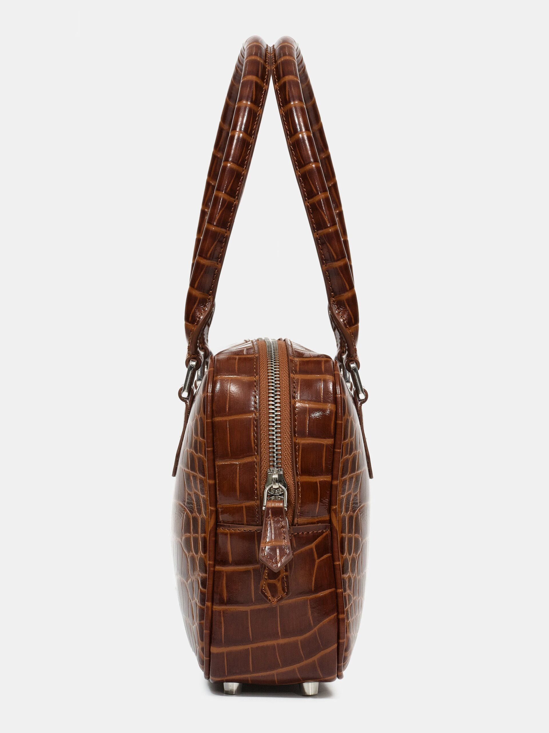 An application scenario or product detail of custom embossed leather bag - Image 20