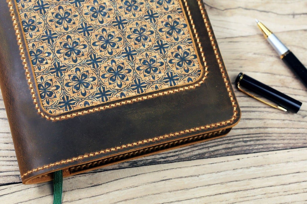 An application scenario or product detail of custom embossed leather journal - Image 14