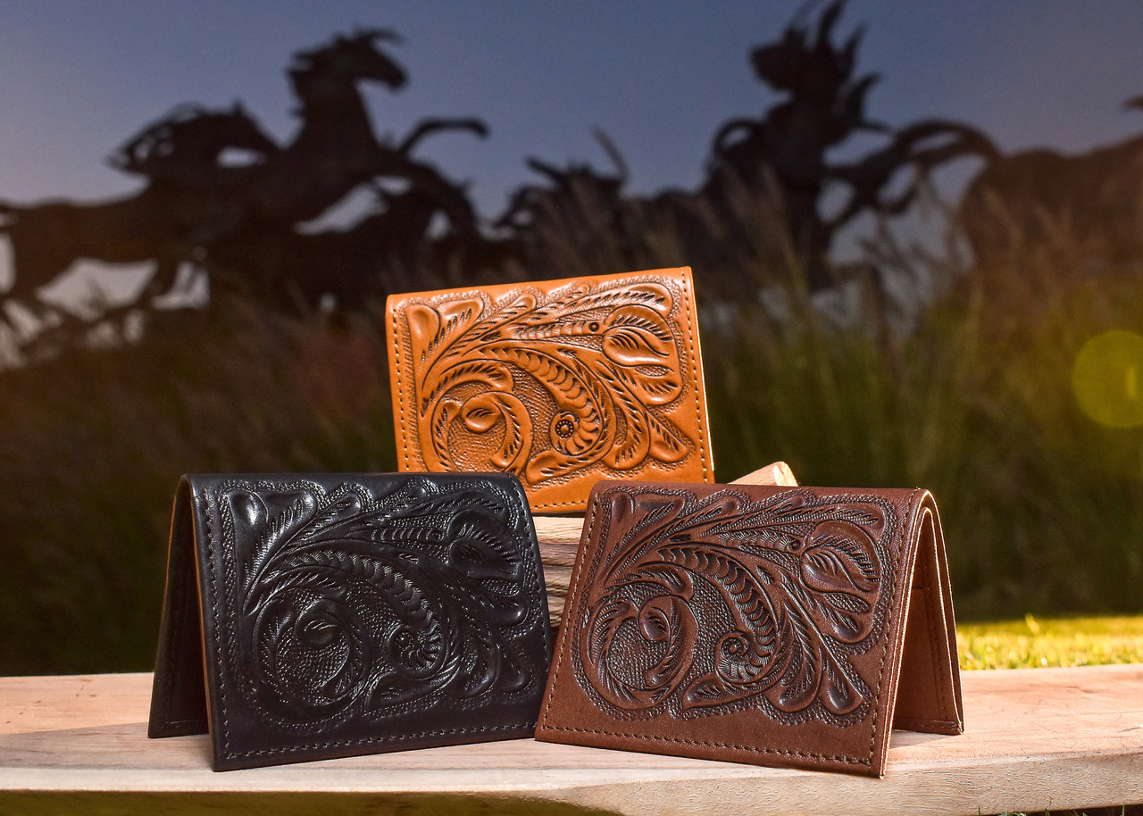 An application scenario or product detail of custom hand tooled leather wallets - Image 8