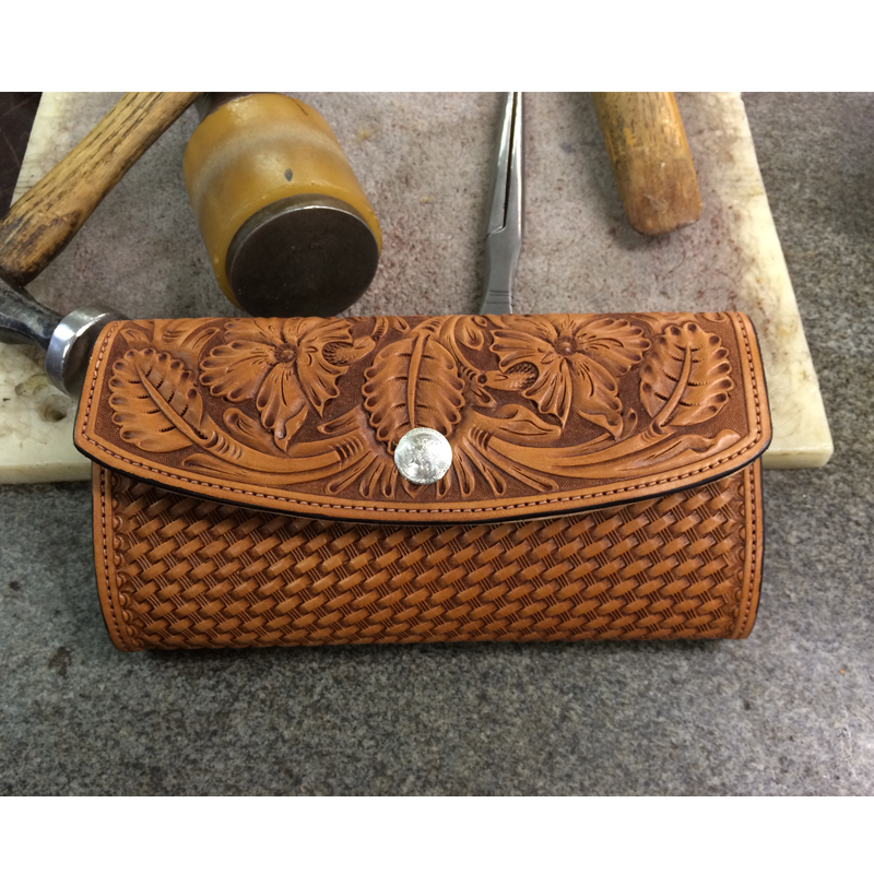 An application scenario or product detail of custom leather accessories - Image 12