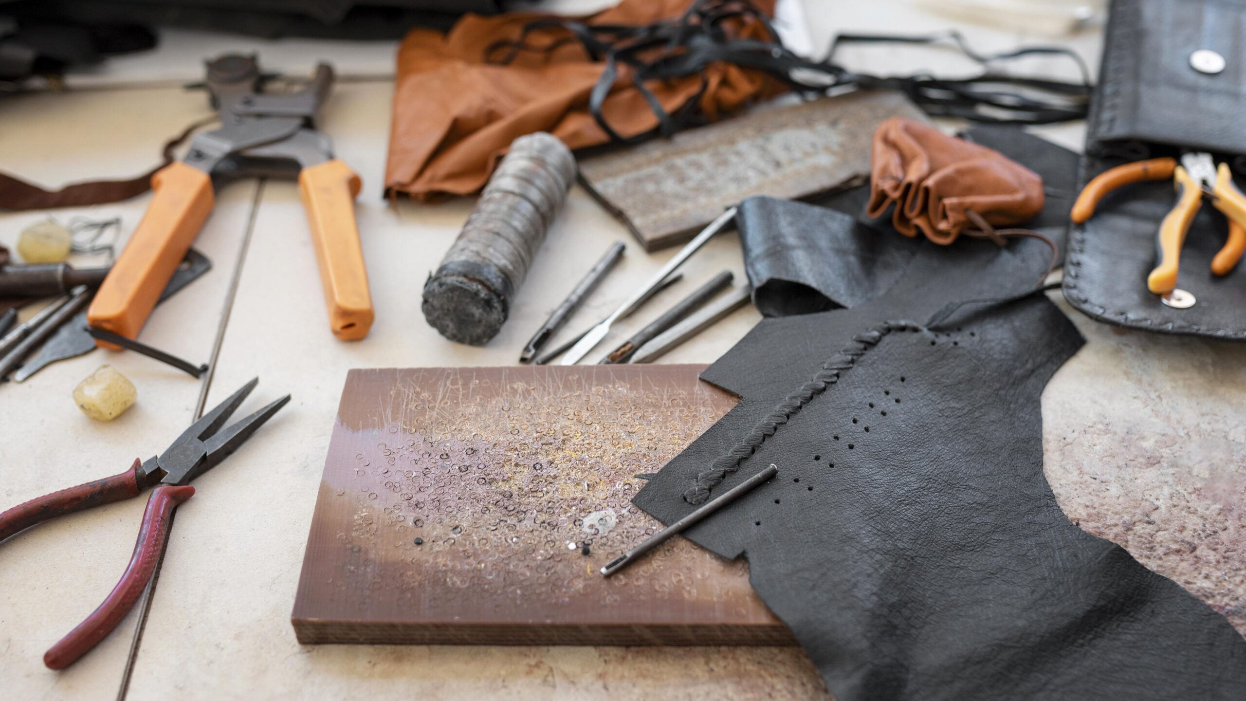 An application scenario or product detail of custom leather accessories - Image 13