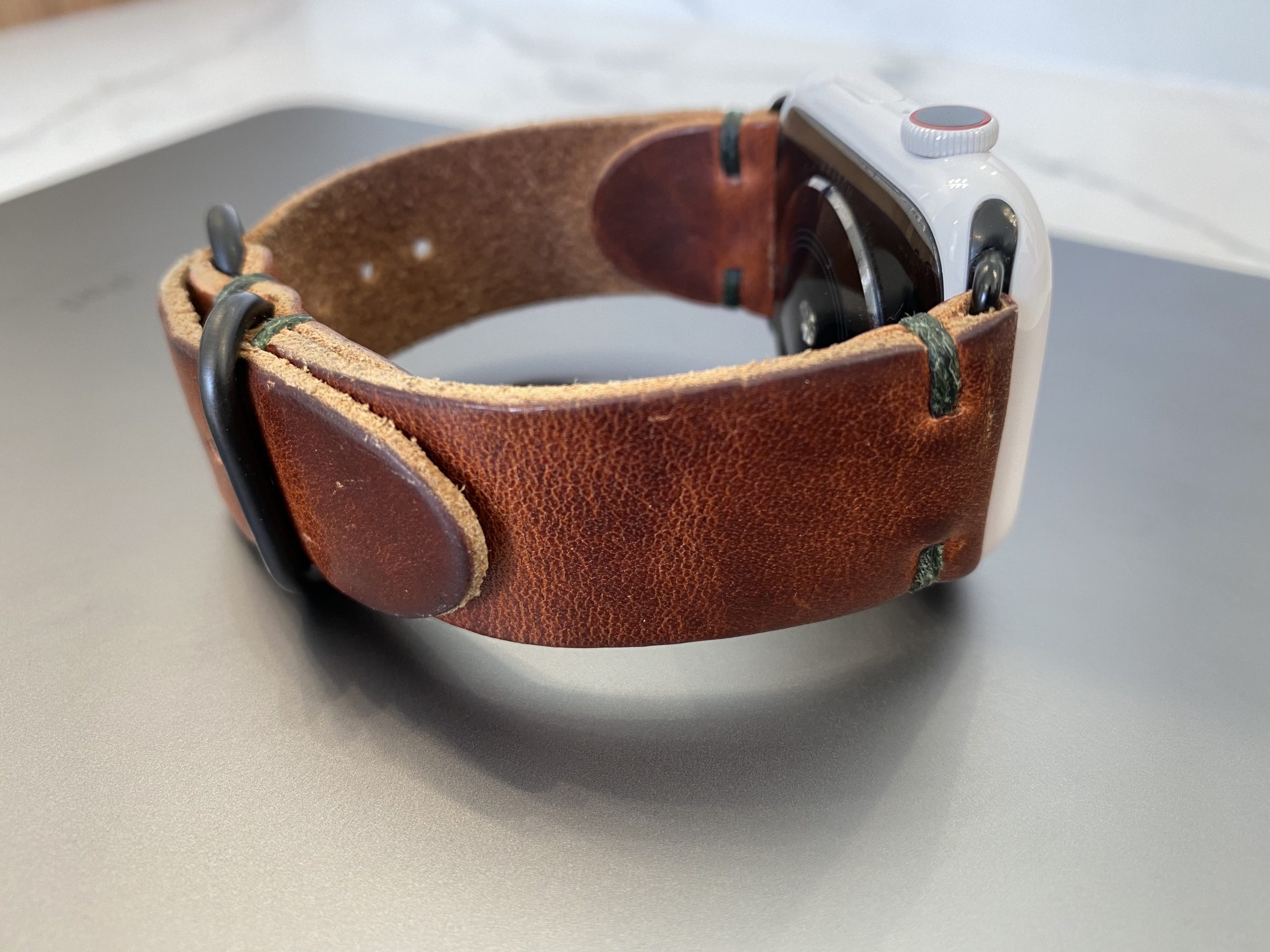 An application scenario or product detail of custom leather apple watch bands - Image 10