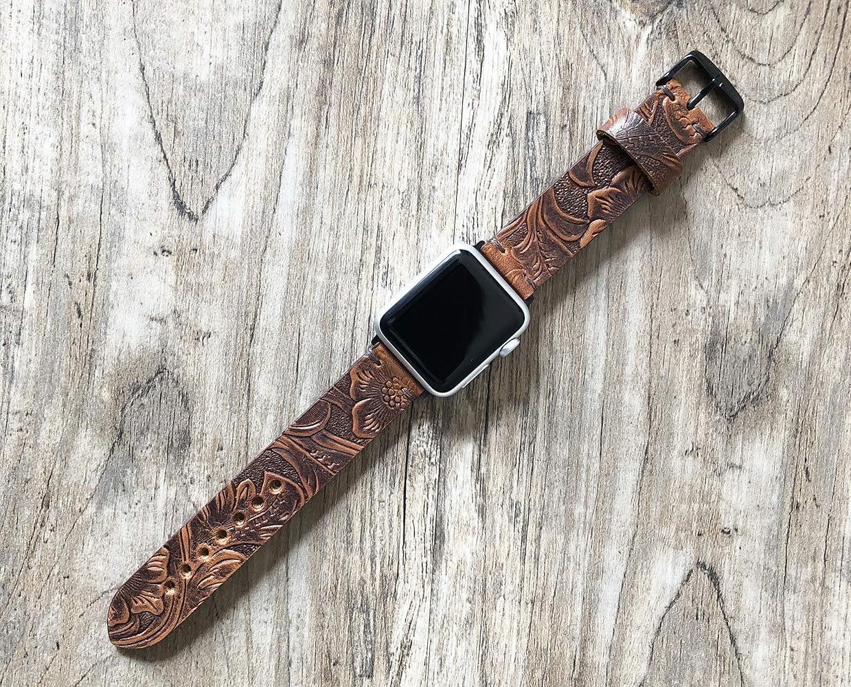 An application scenario or product detail of custom leather apple watch bands - Image 12