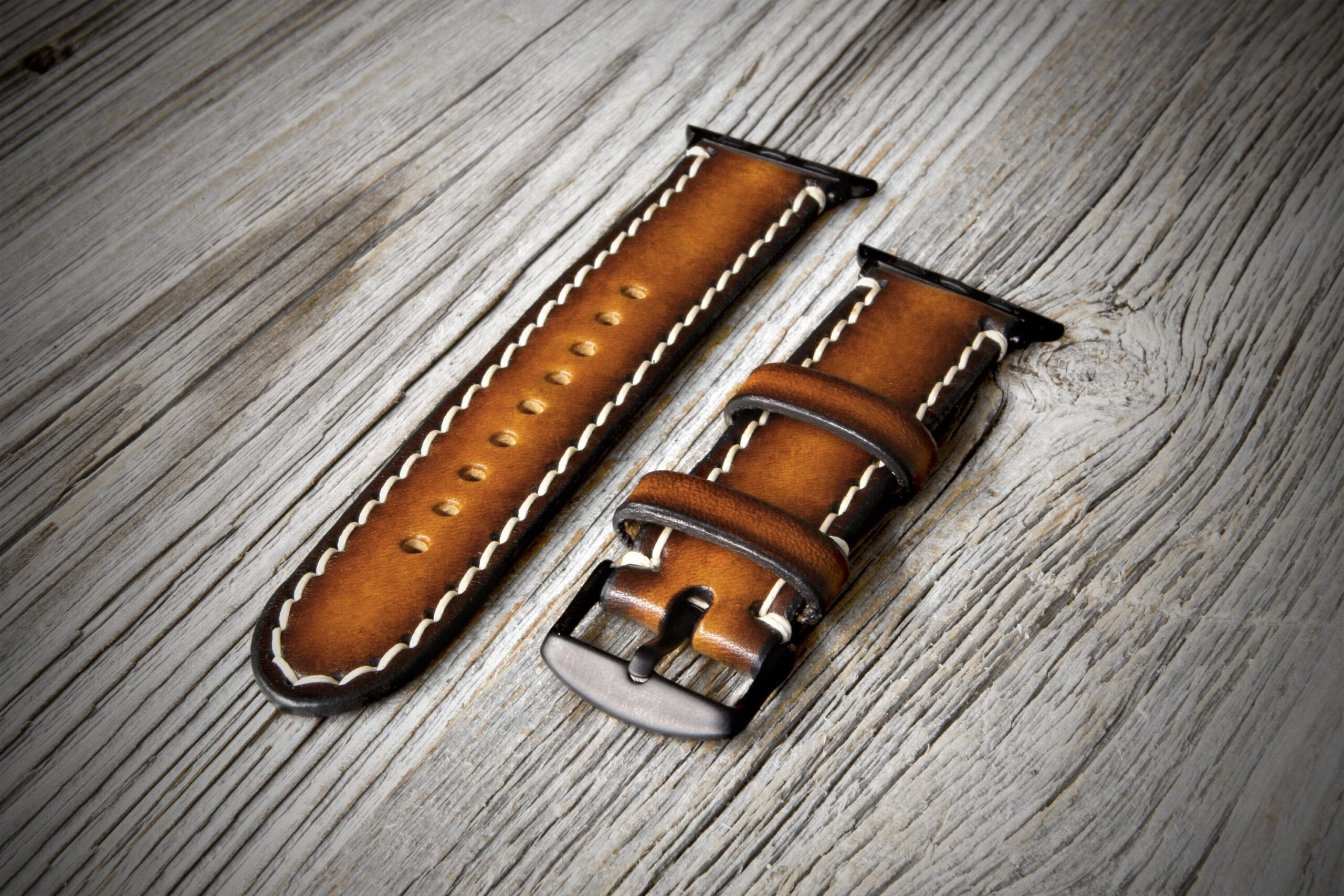An application scenario or product detail of custom leather apple watch bands - Image 13