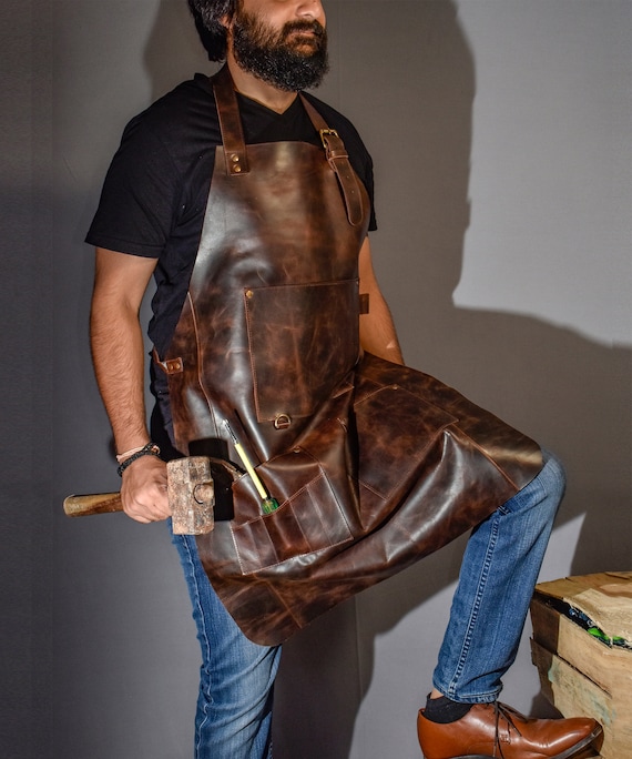 An application scenario or product detail of custom leather apron - Image 5