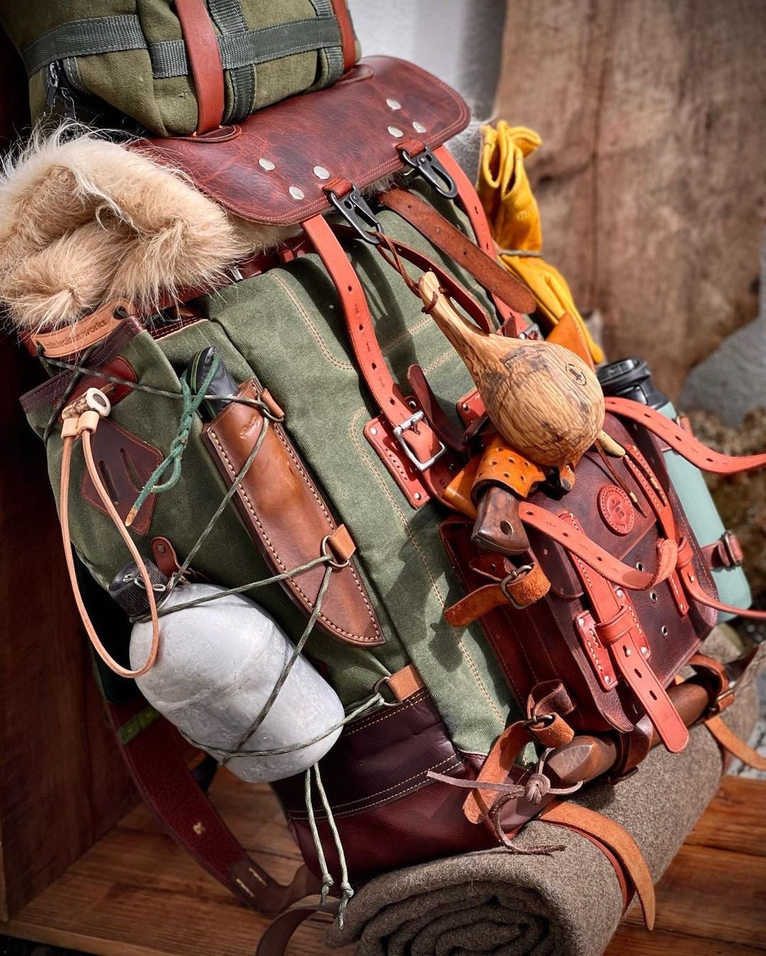 An application scenario or product detail of custom leather backpack - Image 13