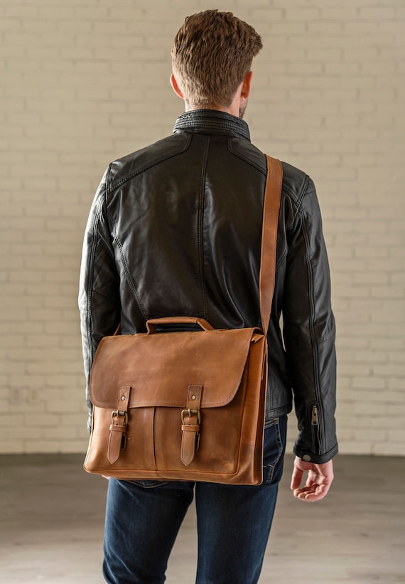 An application scenario or product detail of custom leather bags for men - Image 7