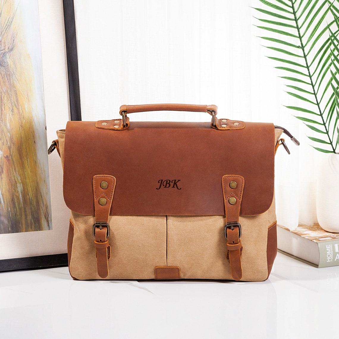 An application scenario or product detail of custom leather bags for men - Image 14