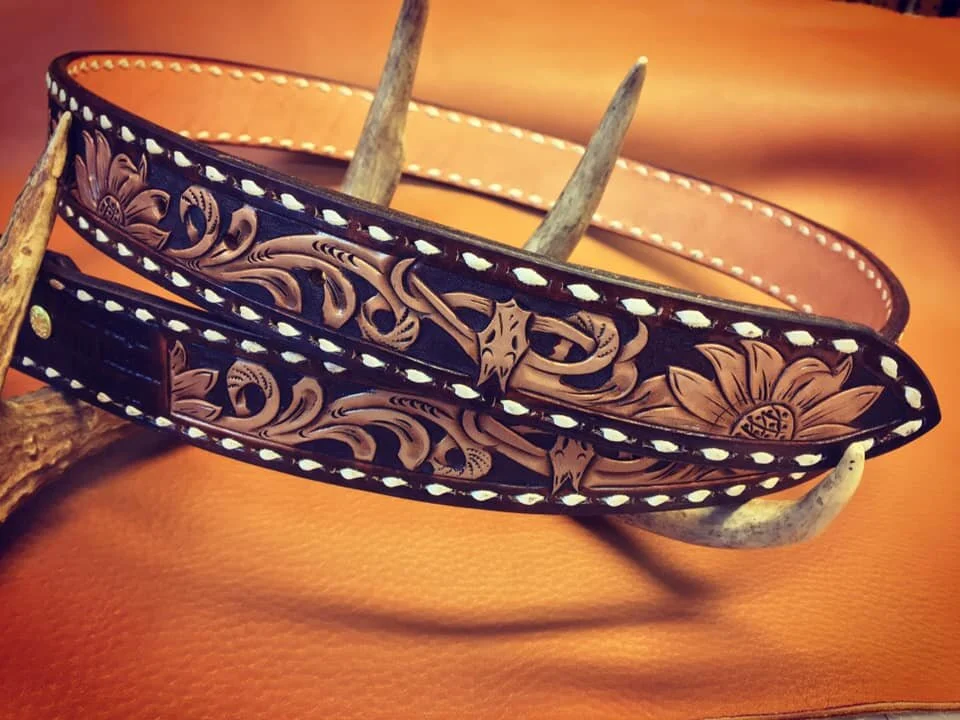 An application scenario or product detail of custom leather belts - Image 18