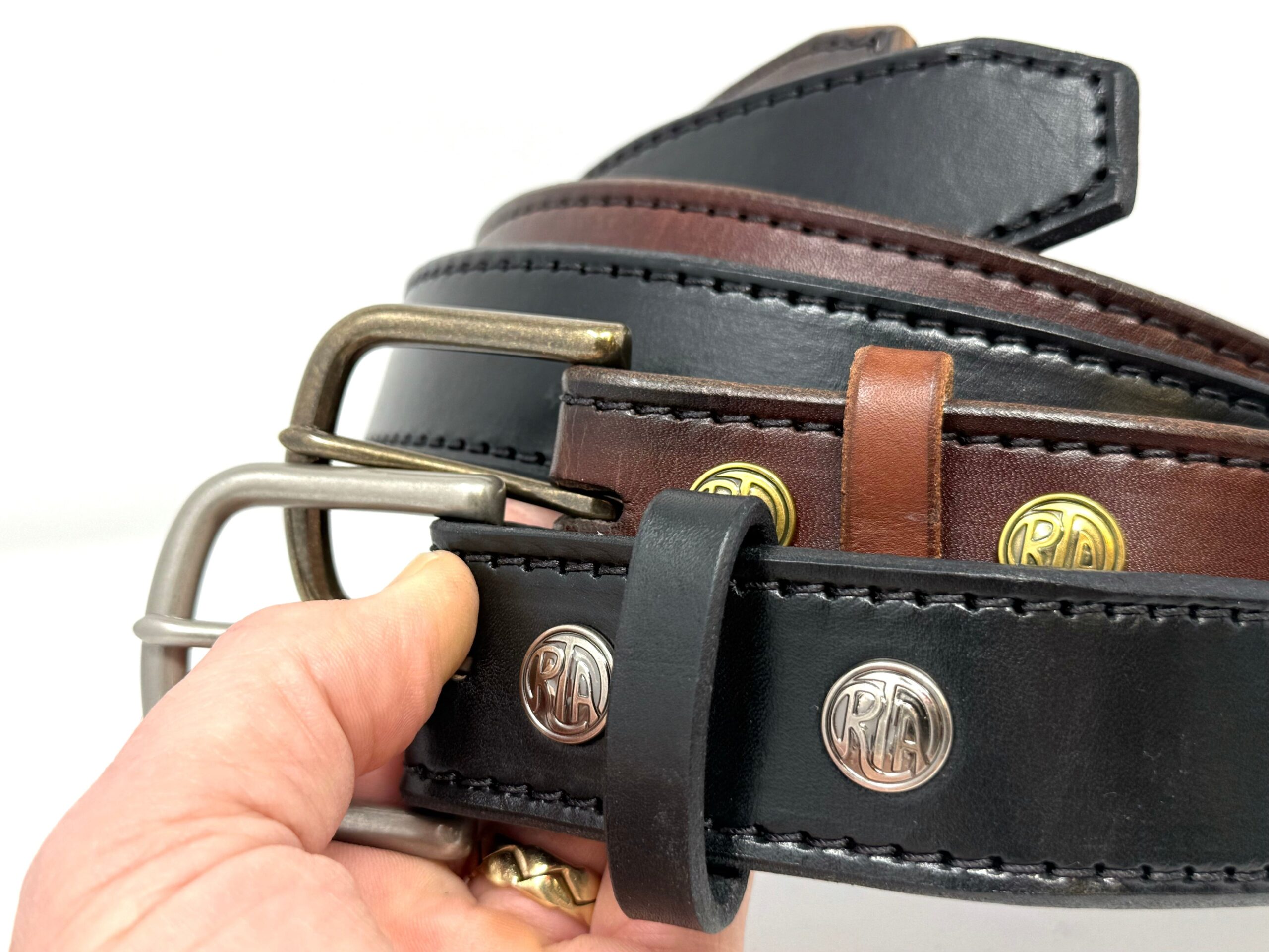 An application scenario or product detail of custom leather belts and buckles - Image 2