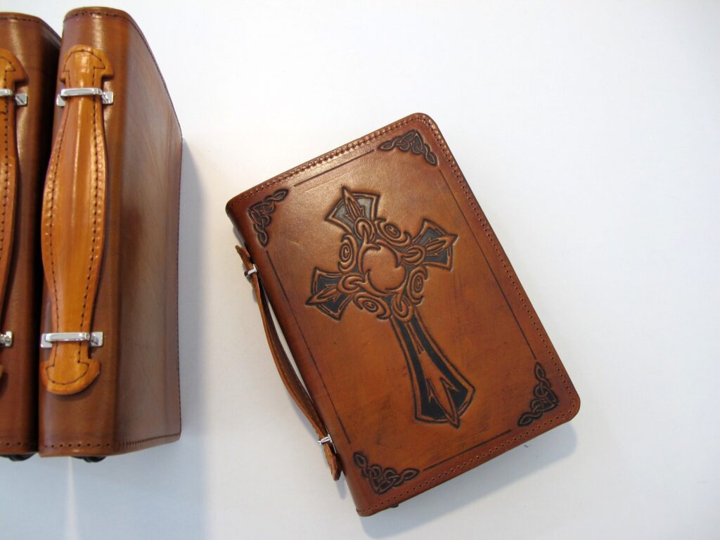 Featured image for the custom leather bible cases guide