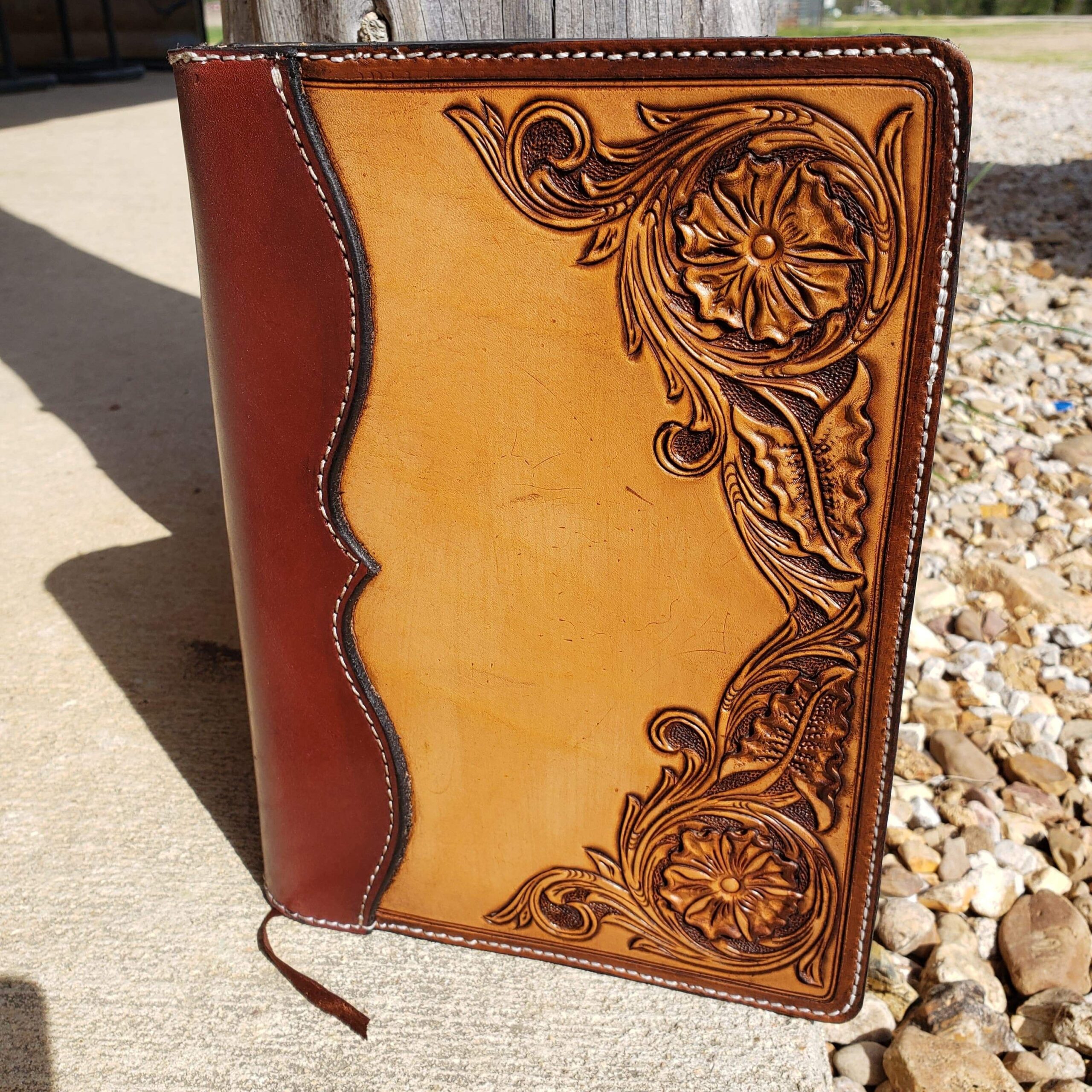 An application scenario or product detail of custom leather bible cover - Image 7