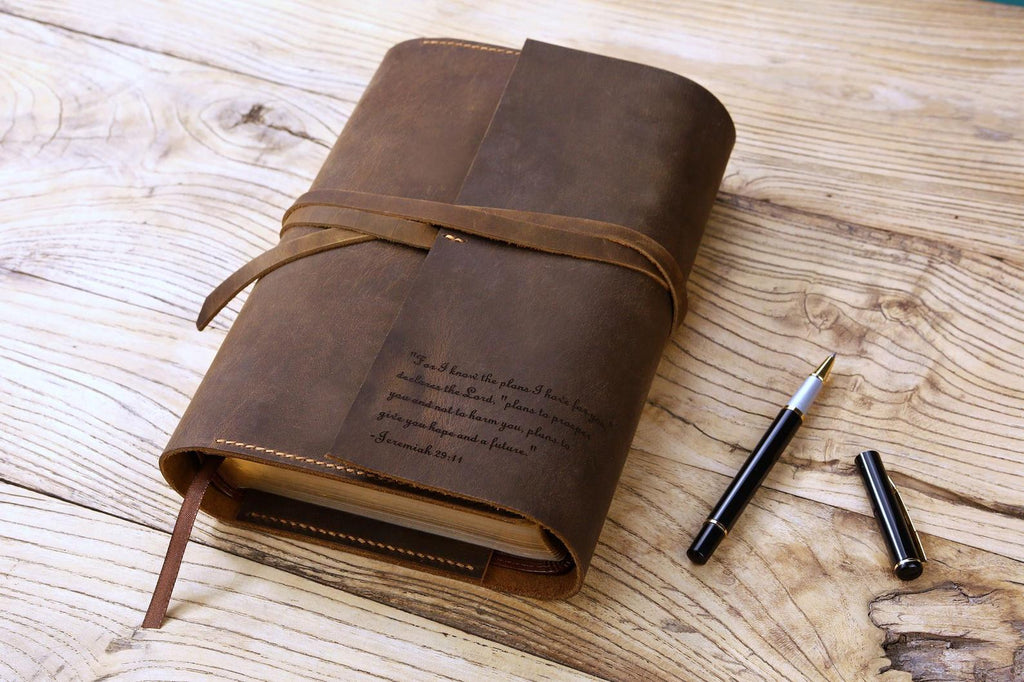 An application scenario or product detail of custom leather bibles - Image 10