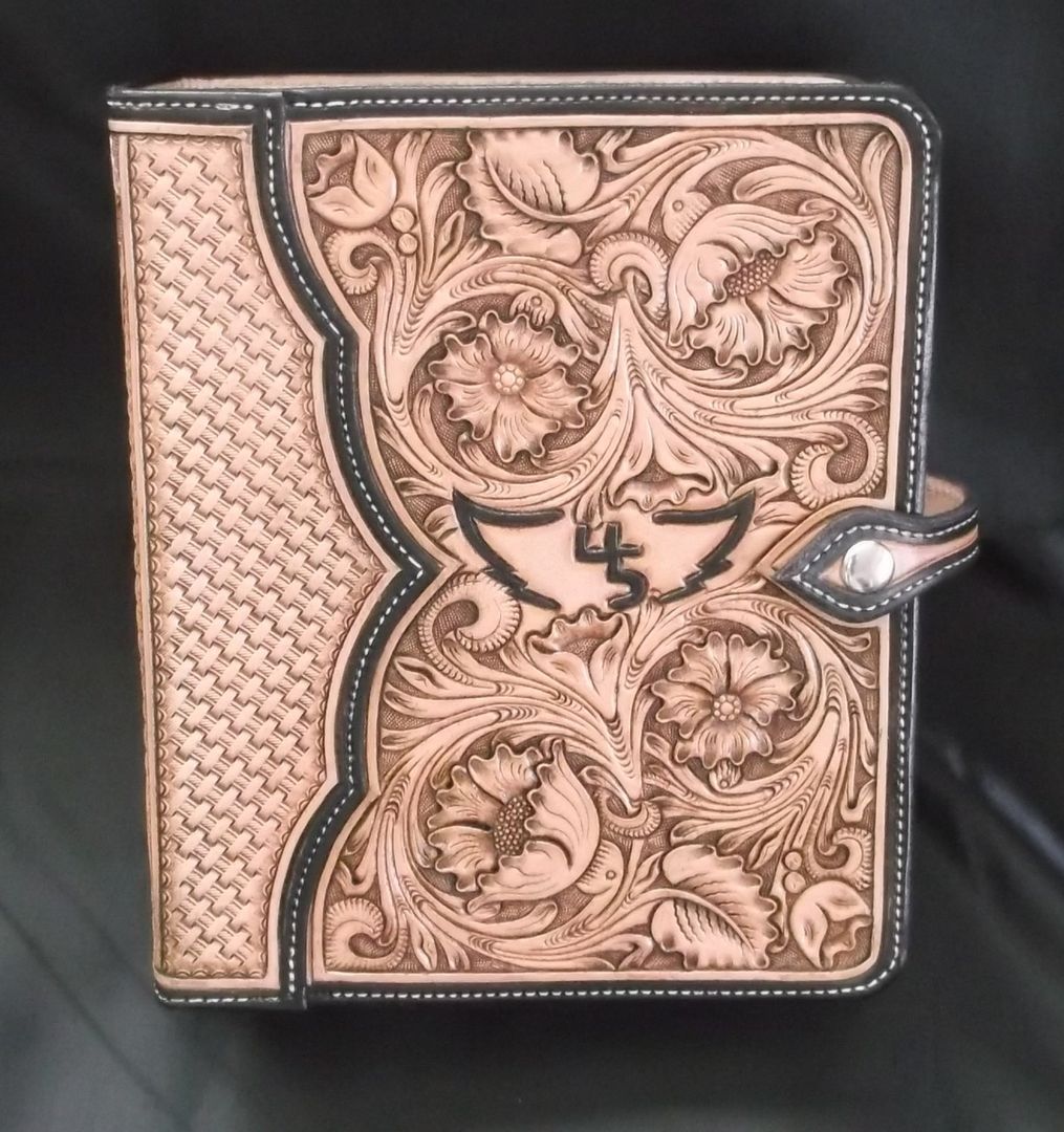 An application scenario or product detail of custom leather binder - Image 15