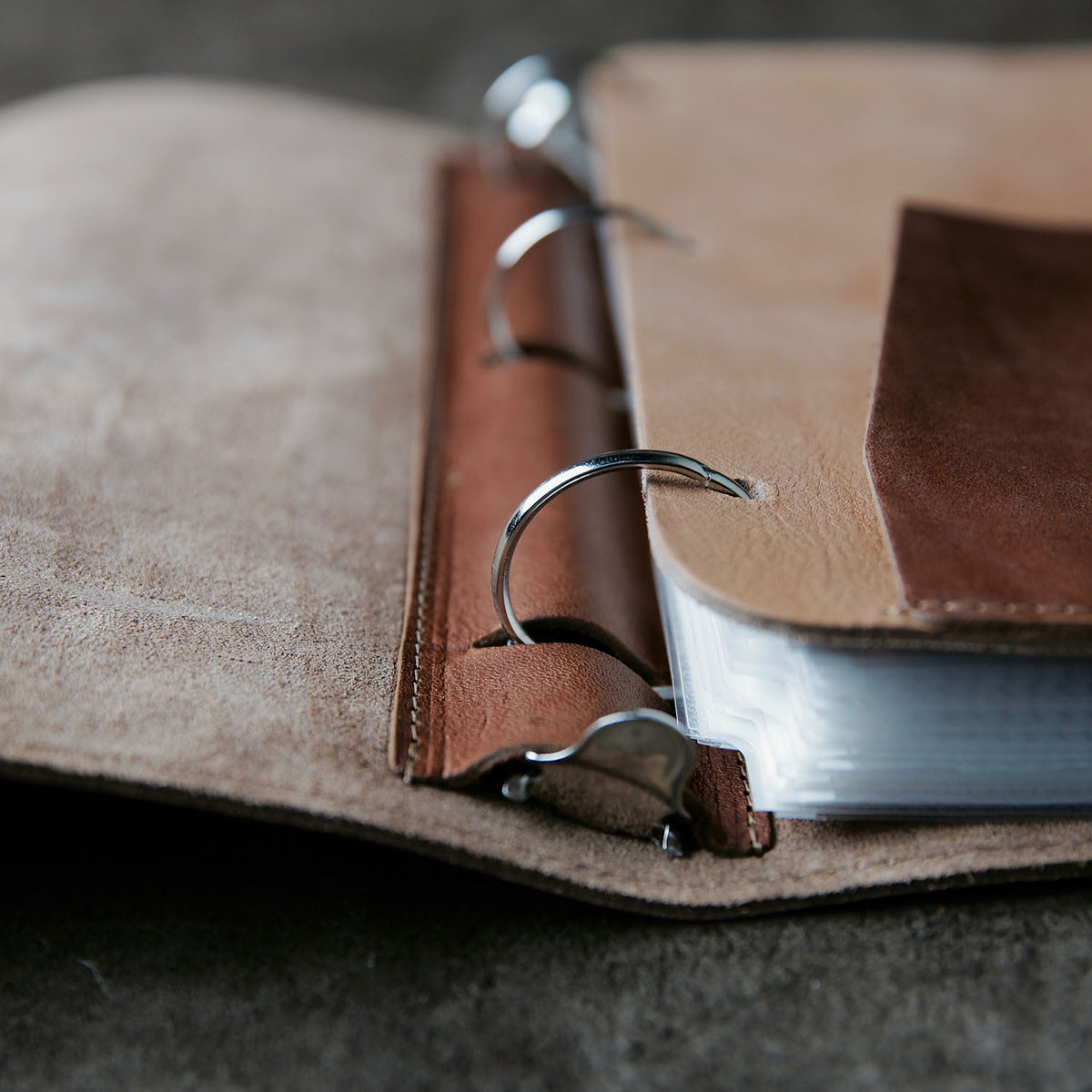 An application scenario or product detail of custom leather binders 3 ring - Image 9
