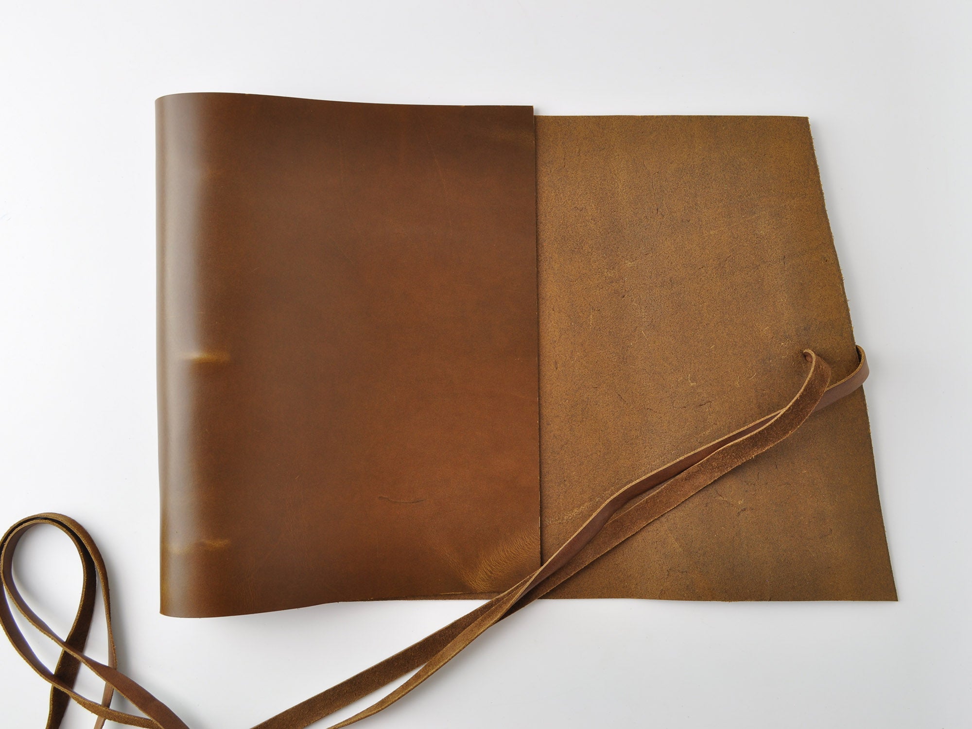 An application scenario or product detail of custom leather binders 3 ring - Image 21