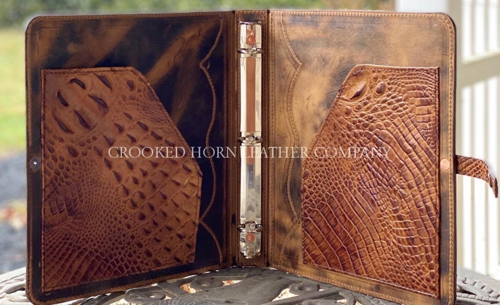 An application scenario or product detail of custom leather binders 3 ring - Image 22