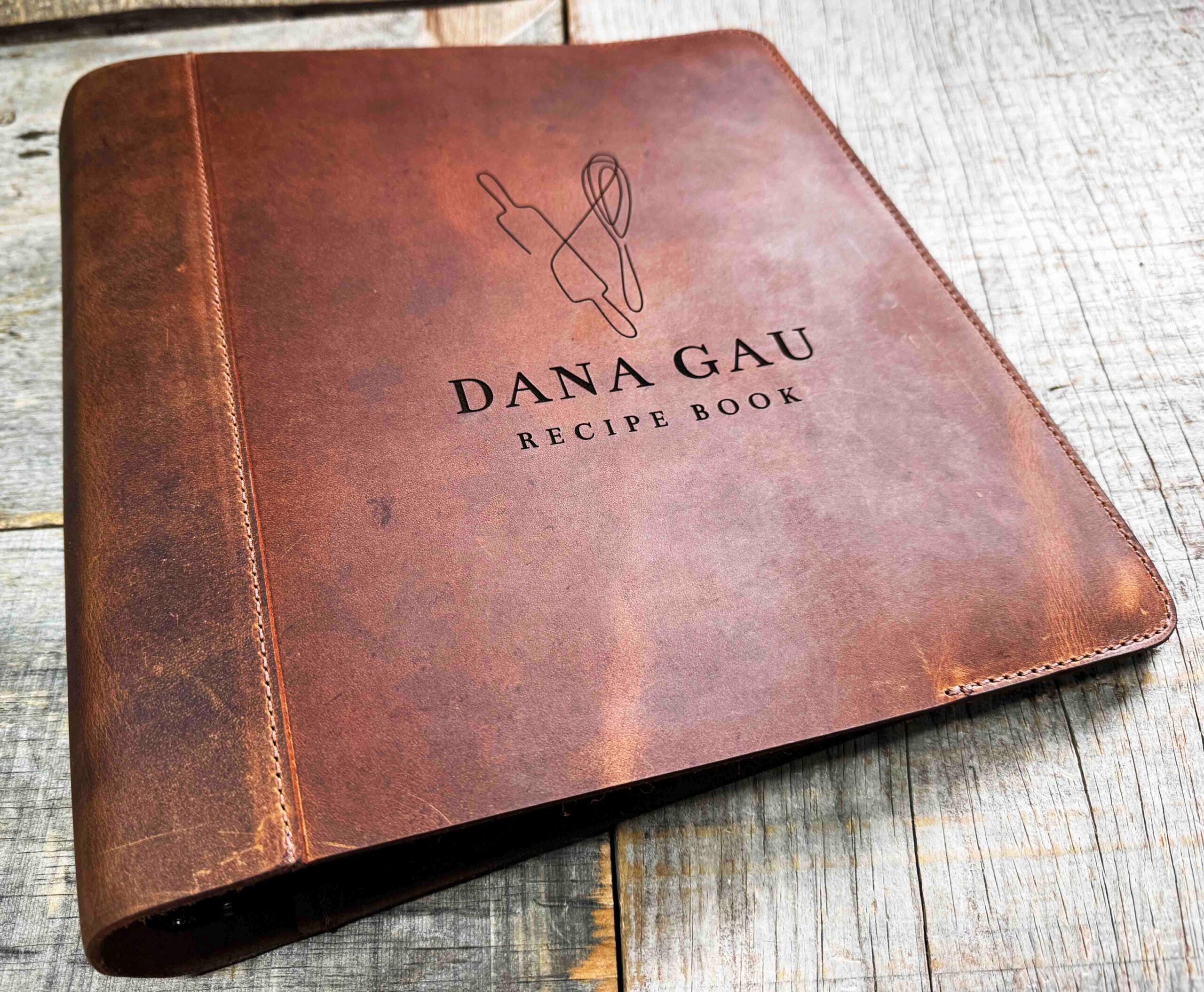 An application scenario or product detail of custom leather book cover - Image 19