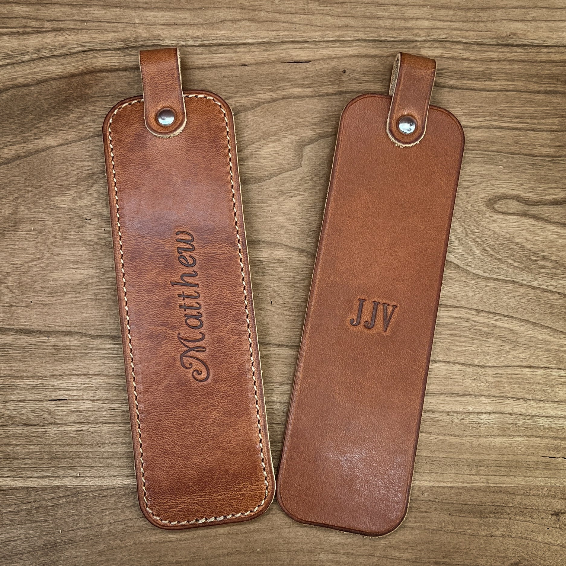 An application scenario or product detail of custom leather bookmarks - Image 9