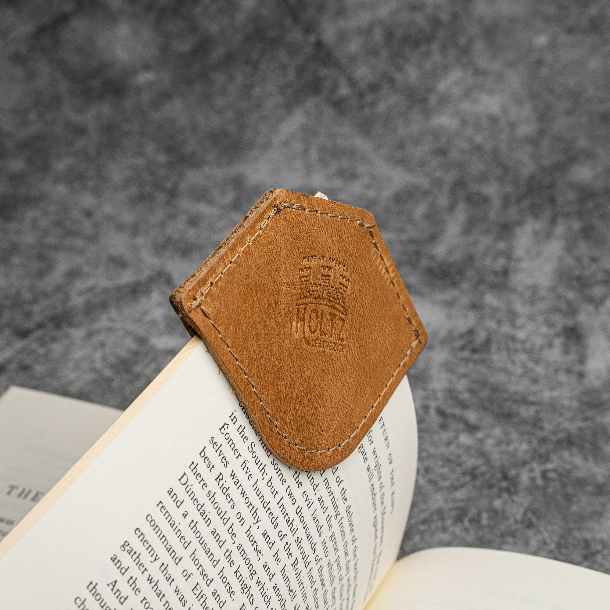 An application scenario or product detail of custom leather bookmarks - Image 19