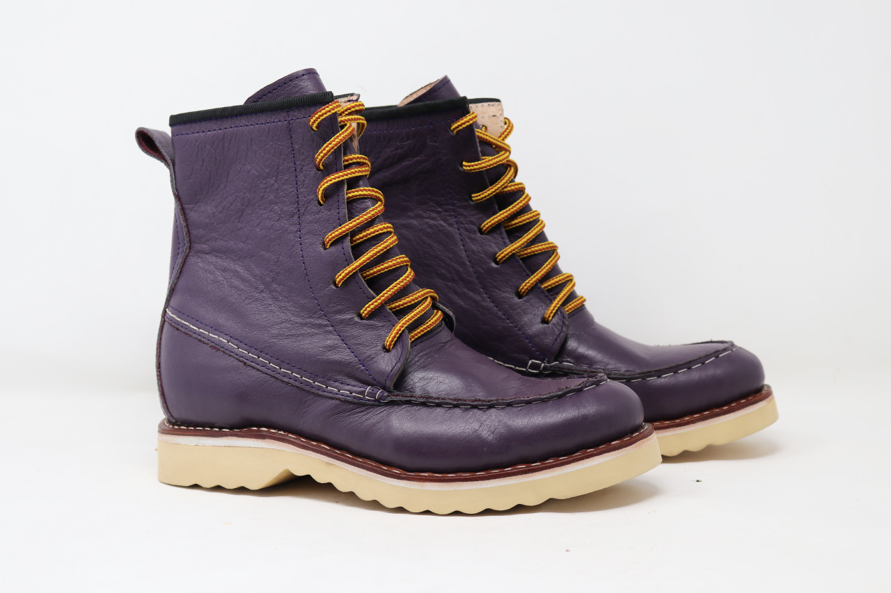 An application scenario or product detail of custom leather boots - Image 11